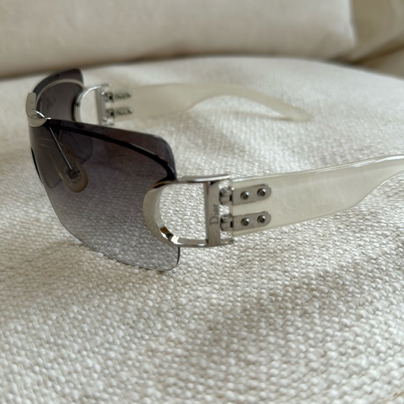 DIOR - Picture 4 of 5